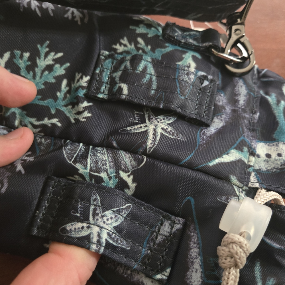 Lug Huggie Navy Crossbody Bag Insulated Water Bottle Bag Sea shellls Park Walk - Picture 7 of 7